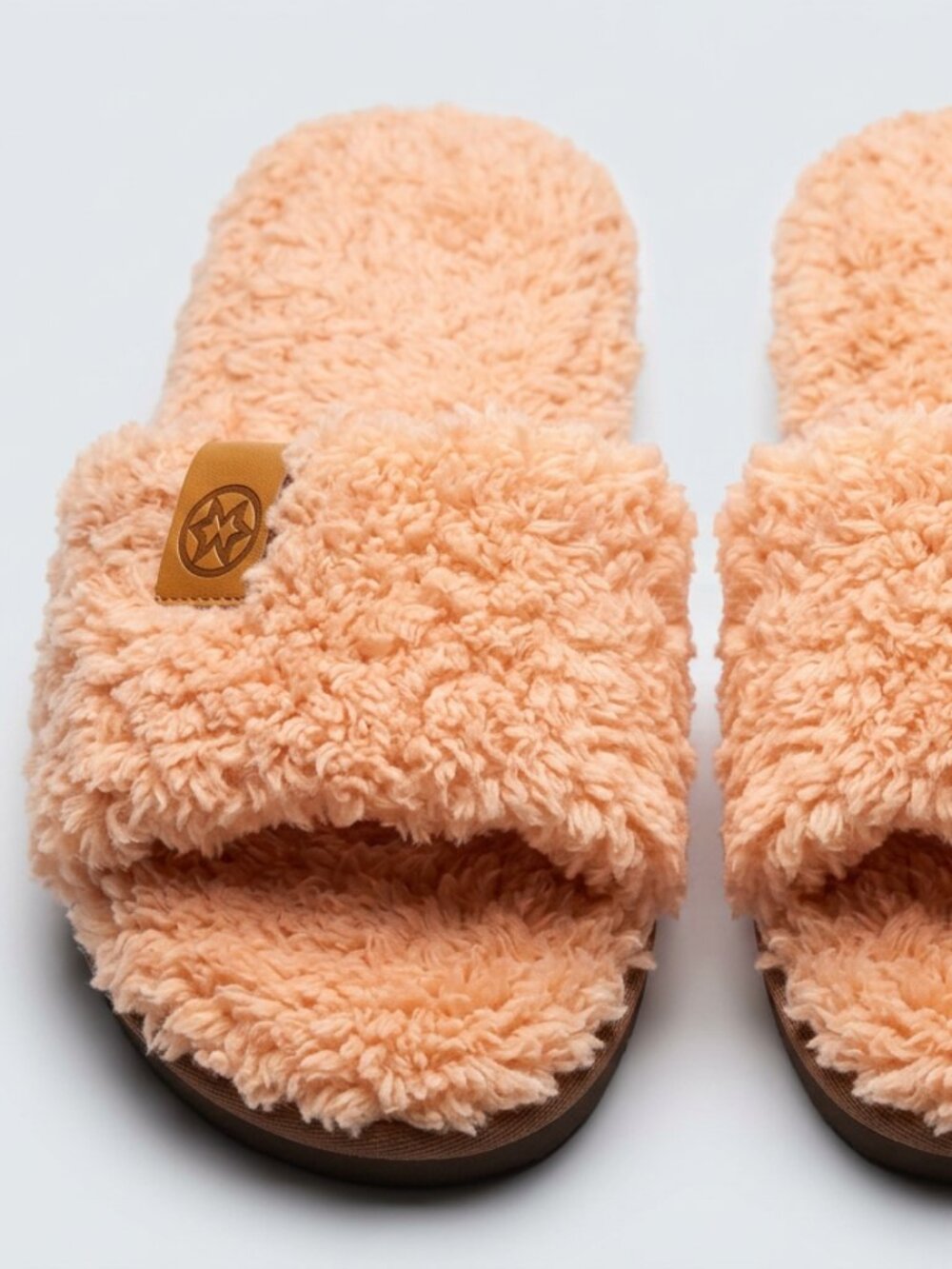 Women’s Peach Fuzzy Plush Slide Slippers – Cozy Soft House Shoes